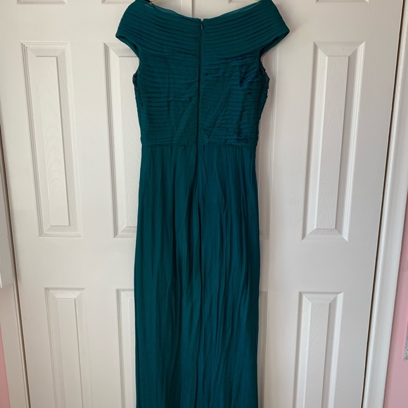 Emerald Off the shoulder Dress - Picture 5 of 6